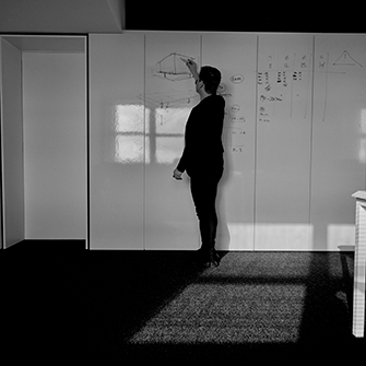 Jader Almeida dando una conferencia